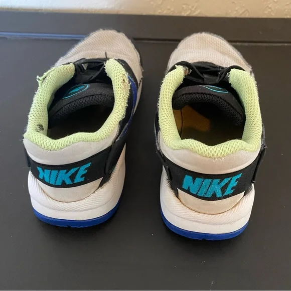 Toddler boy Nike shoes - Picture 3 of 4